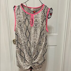 🐍🐍🐍BOGOHO 🐍🐍🐍Snakeskin Print Sleeveless Top with Pink Trim-2X